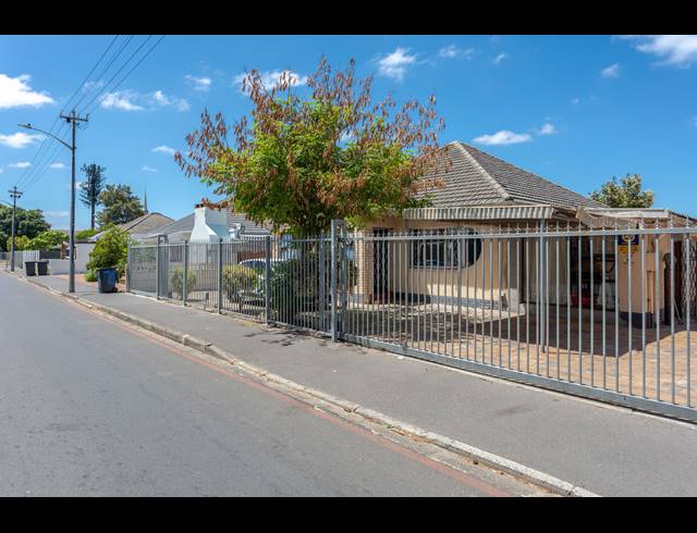 3 BEDROOM HOUSE FOR SALE IN OAKDALE